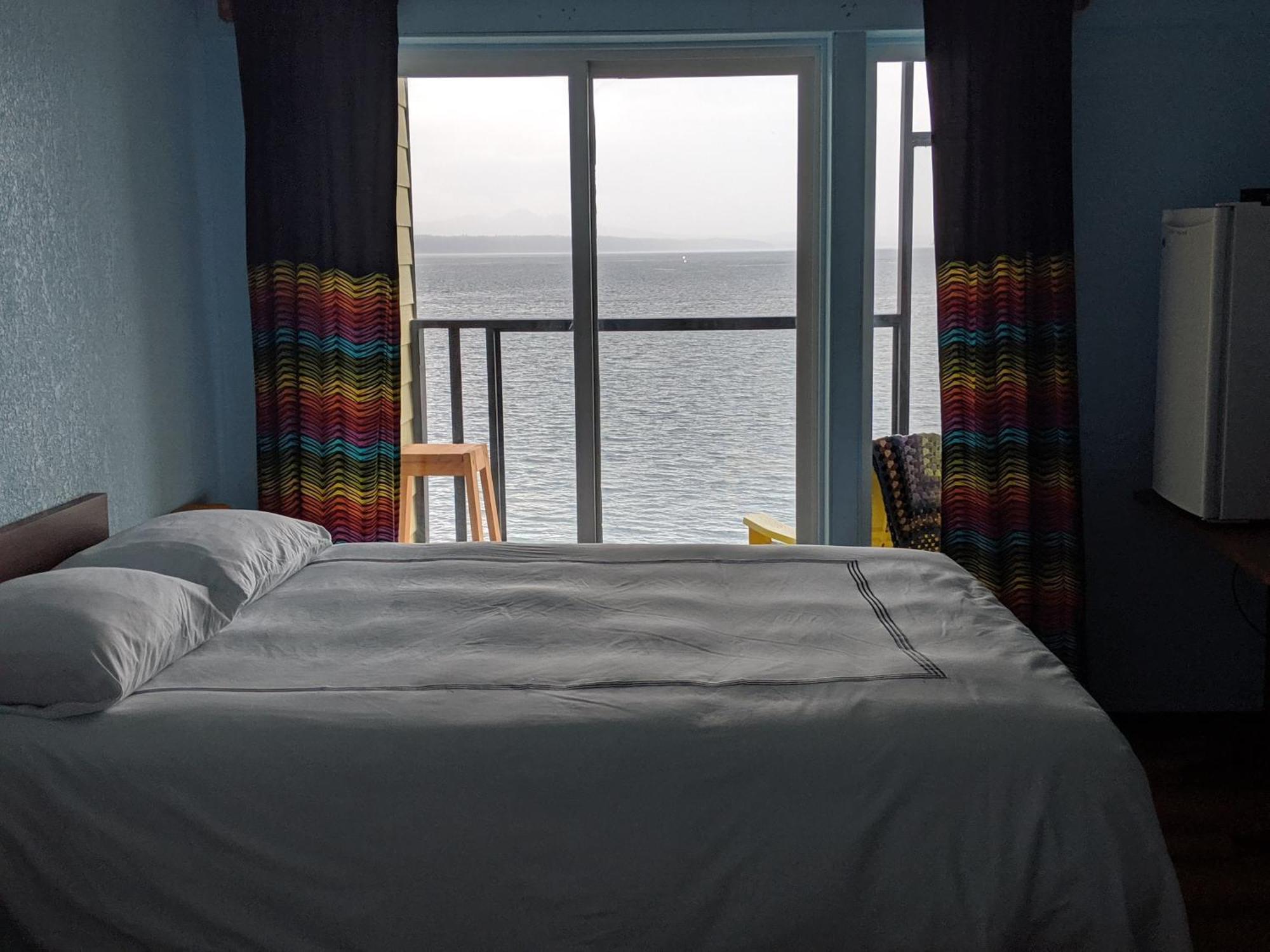 The Oceanfront Hotel Sointula Exterior photo